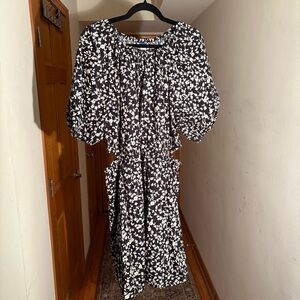 Old Navy Black and White Floral Waist-Defined Mini Dress with Side Cutouts